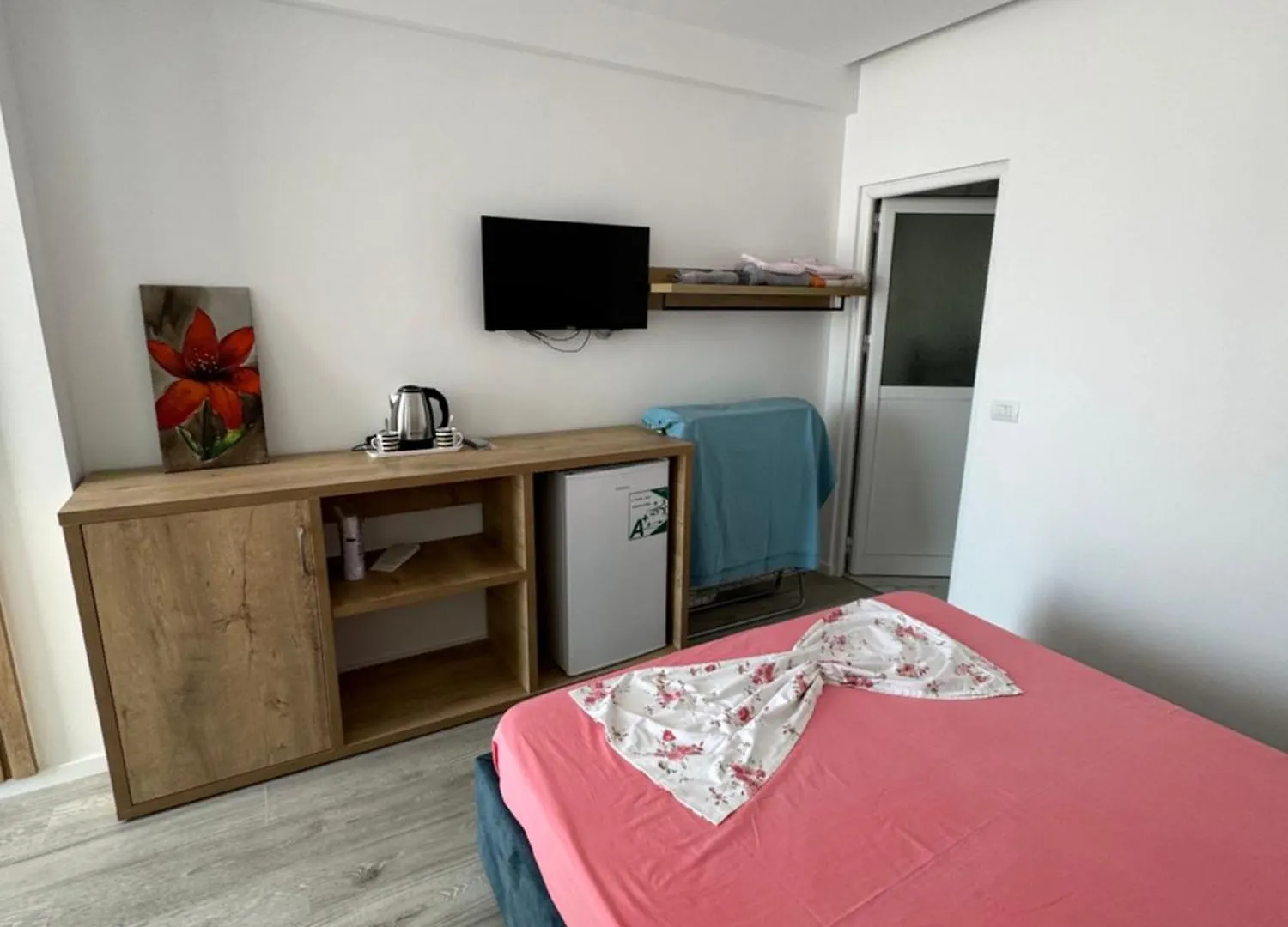 Anila\'S Triple Room With Grand Terrace contacts